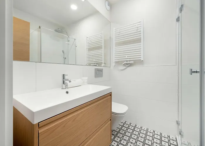 Ksiecia Witolda 60 Stylowy W Klimatycznym Budynku By Renters Wrocław